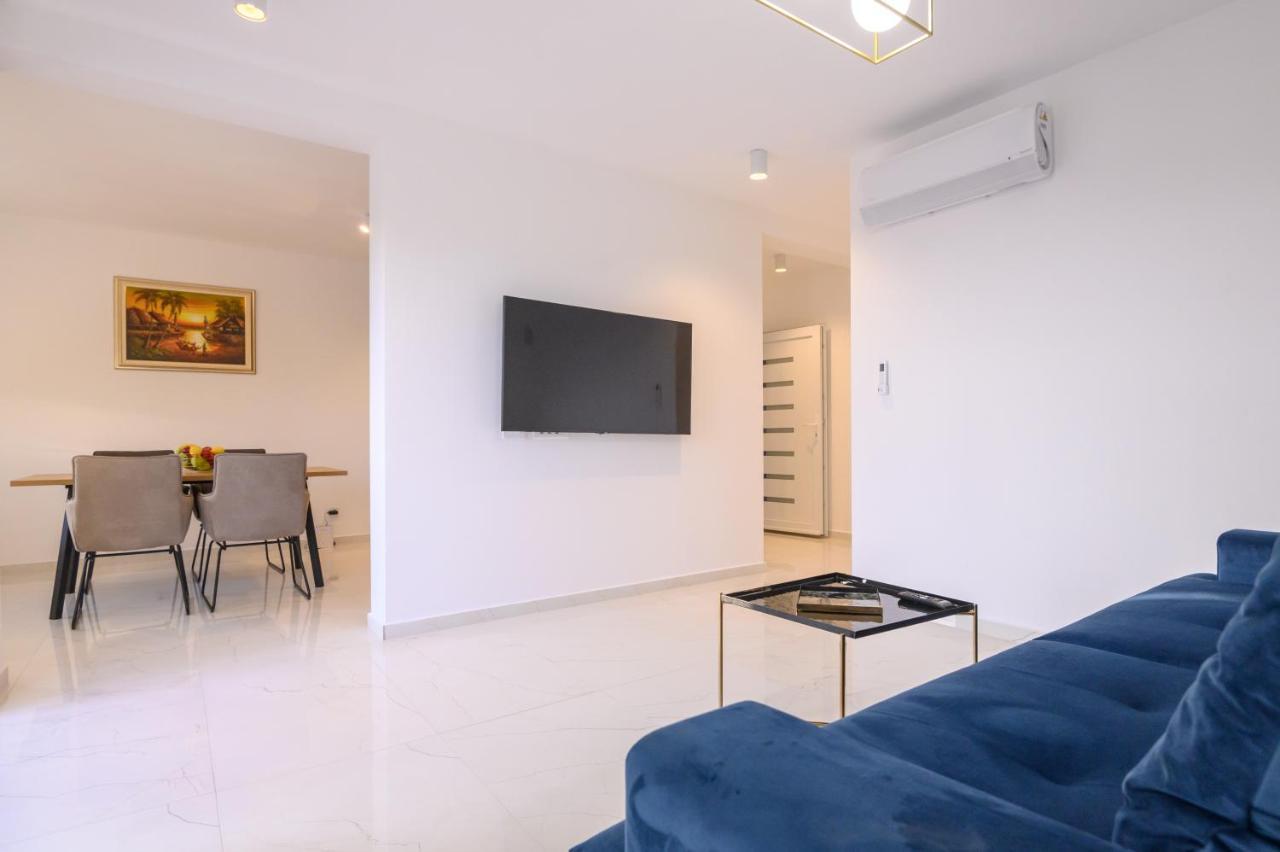 Luxury Apartments Leonika 比比涅 外观 照片