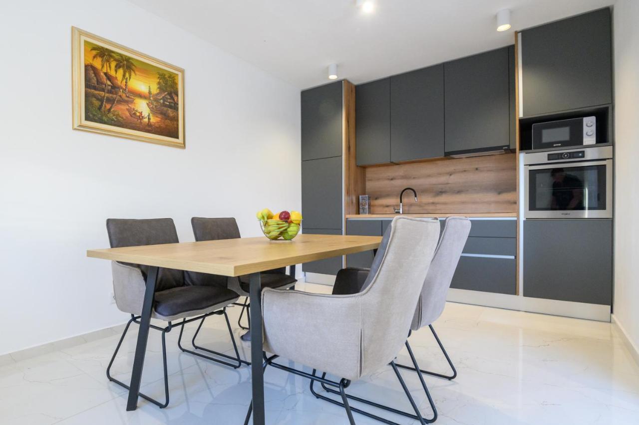 Luxury Apartments Leonika 比比涅 外观 照片
