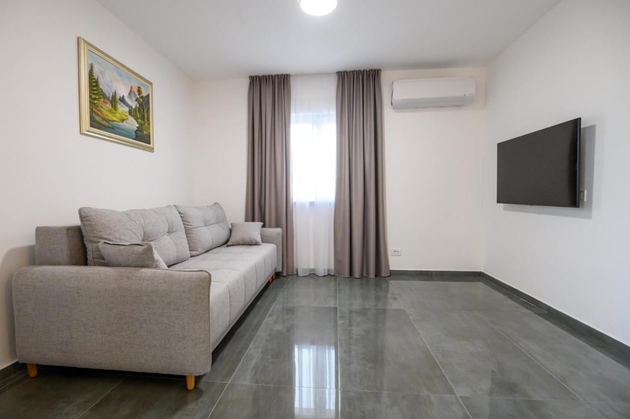 Luxury Apartments Leonika 比比涅 外观 照片