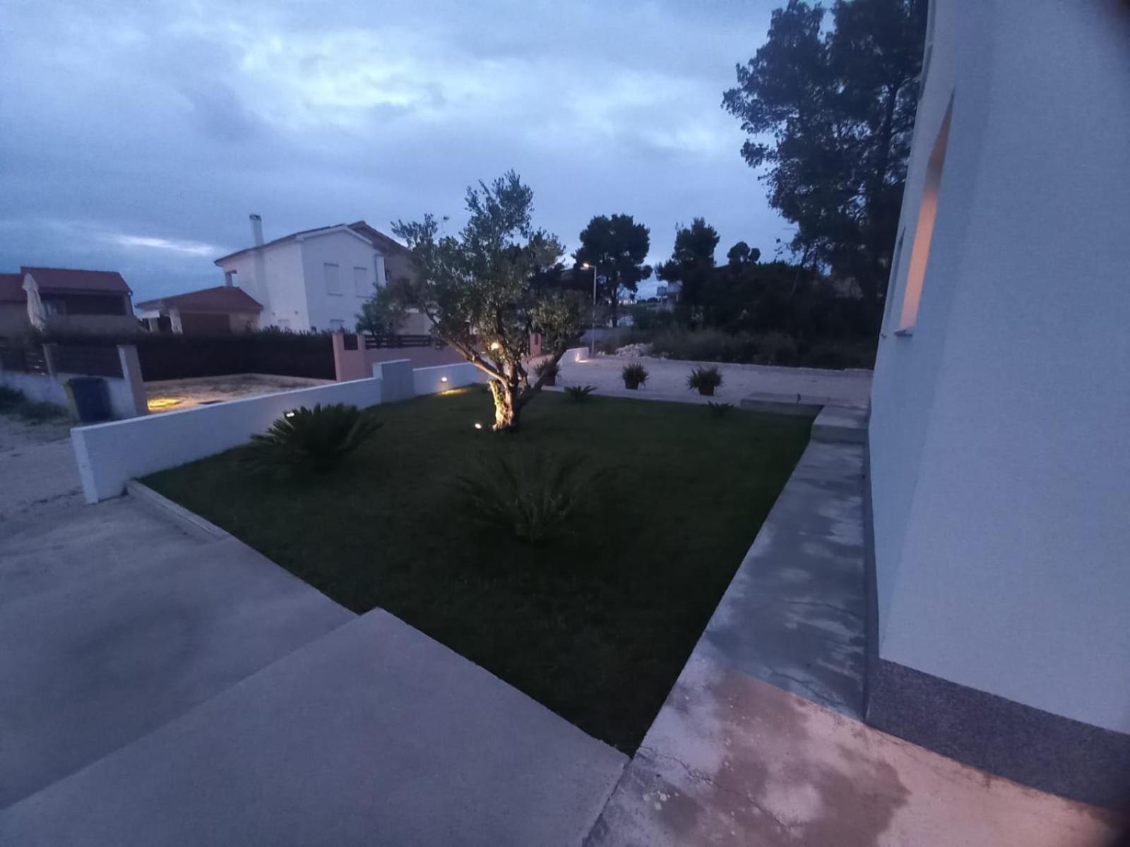 Luxury Apartments Leonika 比比涅 外观 照片